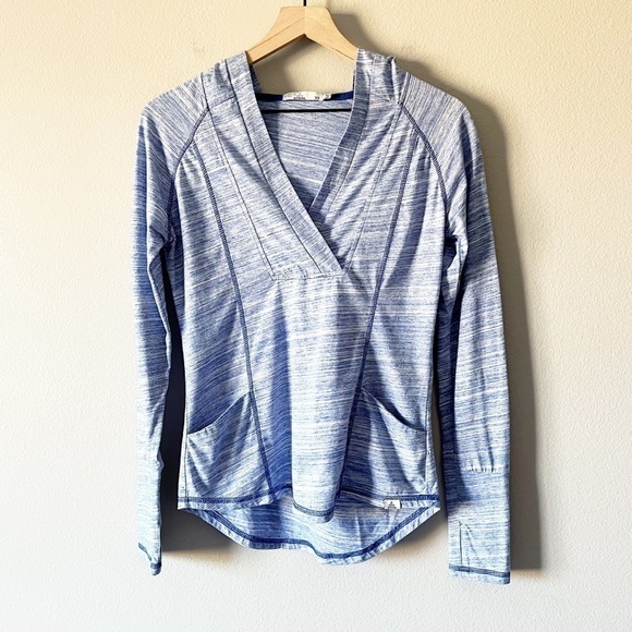 PrAna Living Demi Hooded Athletic Top Heathered Blue Jay Size XS Thumbholes EUC - Picture 2 of 12